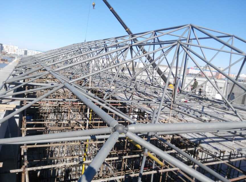 拉萨商贸城屋顶网架工程